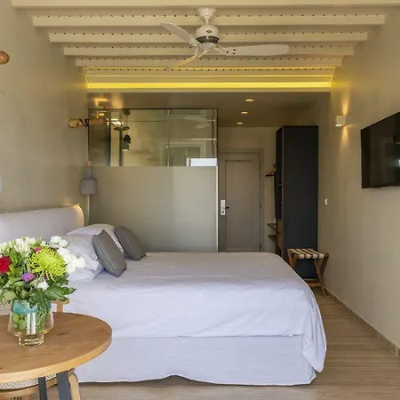 Poseidon Hotel 4*